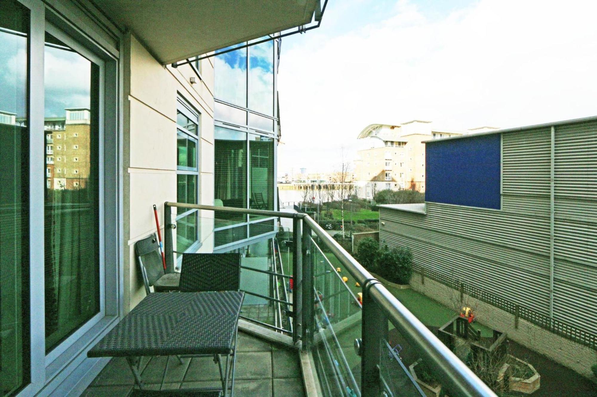 Riverside 1 Bed Apartment London Exterior photo